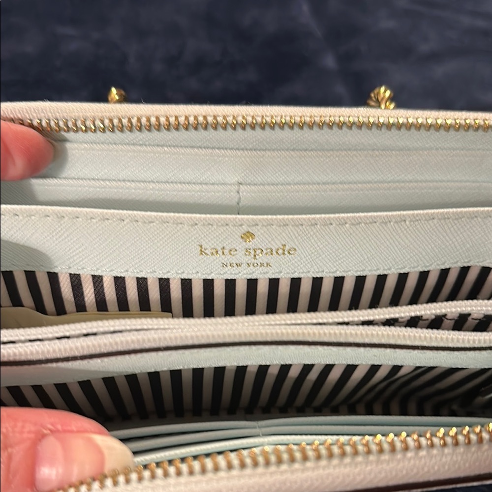 Kate Spade Pastel Mint Green Wallet EUC - Picture 5 of 6